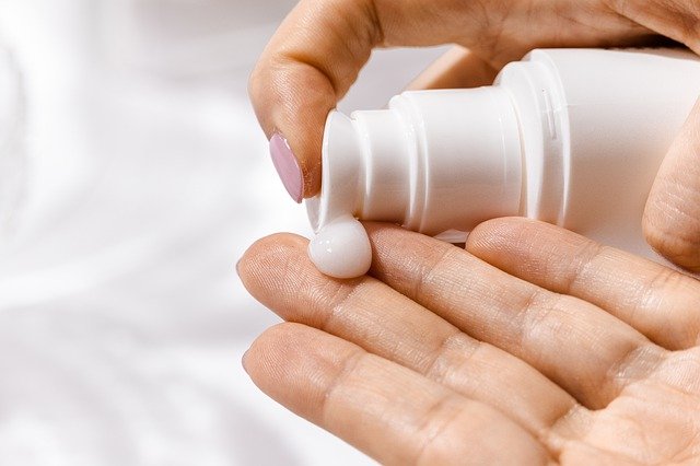 Szampon oczyszczający – skuteczna pielęgnacja włosów